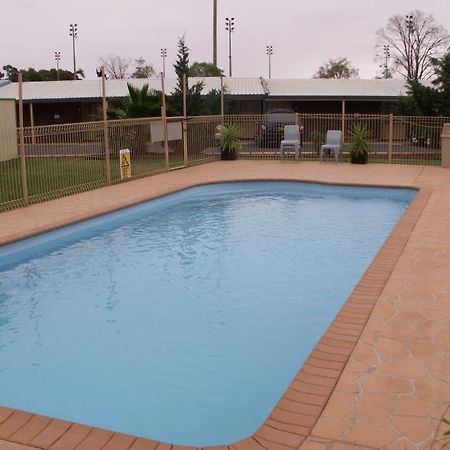 Parkview Motor Inn Паркс Экстерьер фото