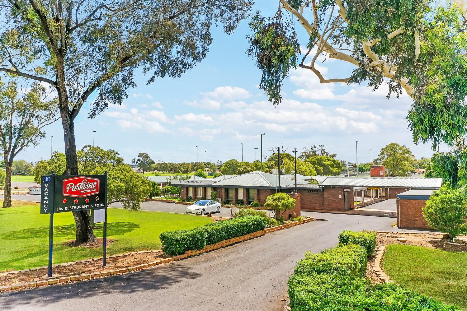 Parkview Motor Inn Паркс Экстерьер фото