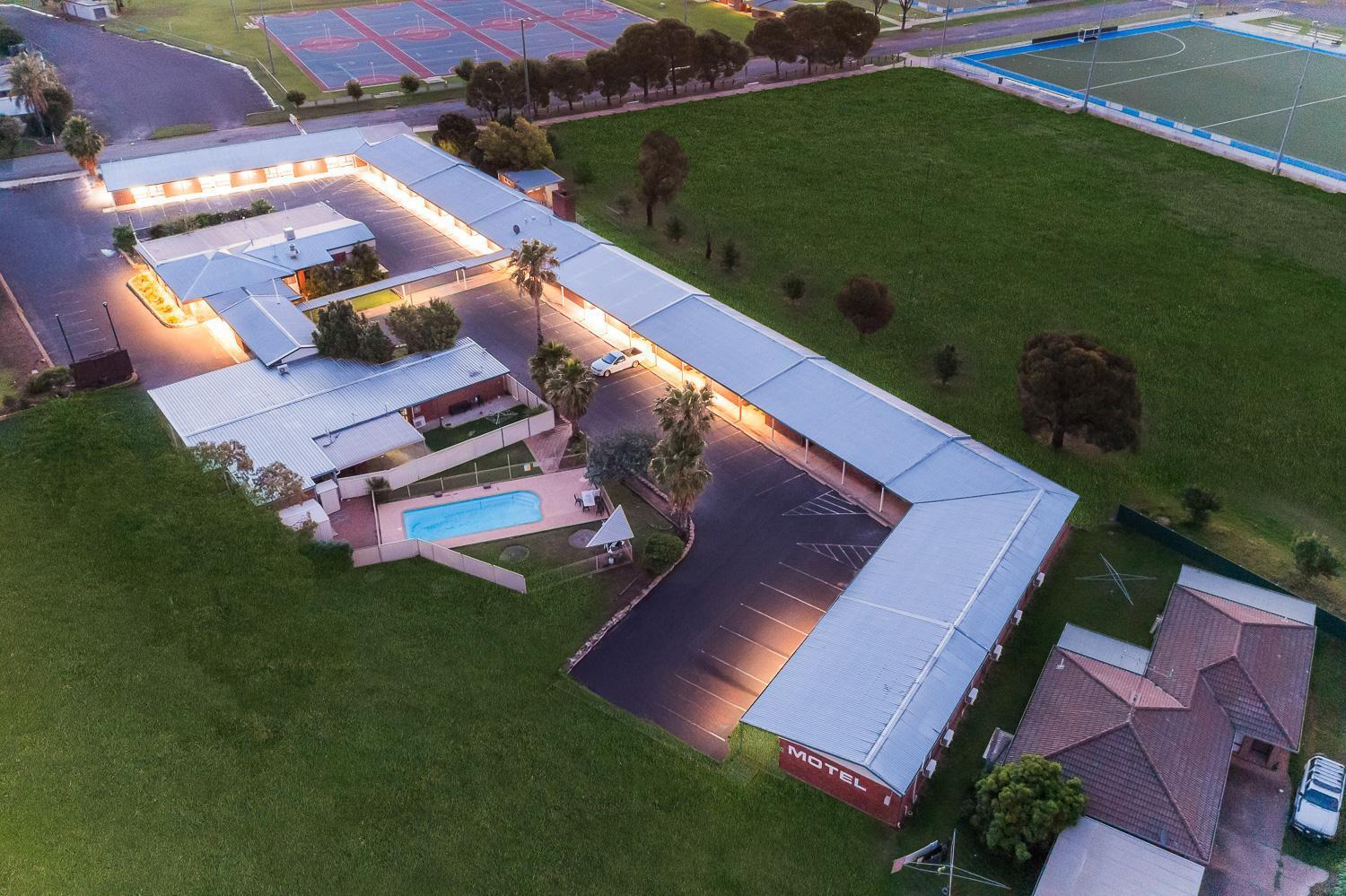 Parkview Motor Inn Паркс Экстерьер фото