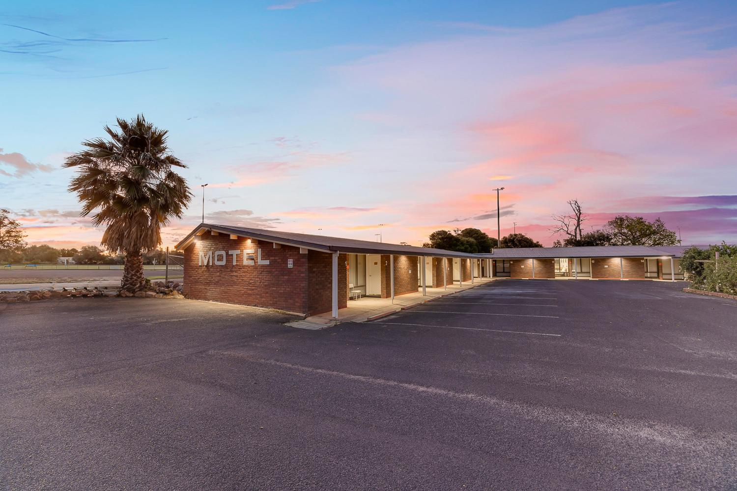 Parkview Motor Inn Паркс Экстерьер фото